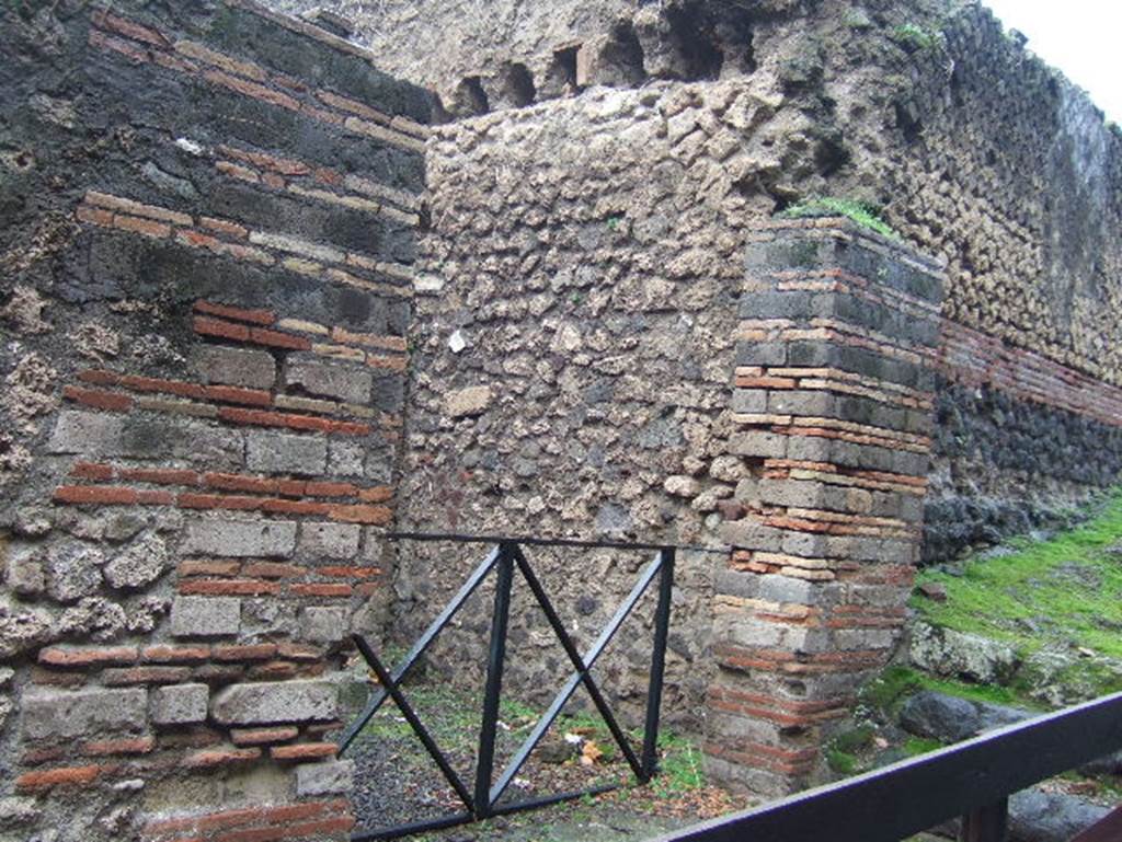 VIII.2.38 Pompeii. December 2005. Entrance.