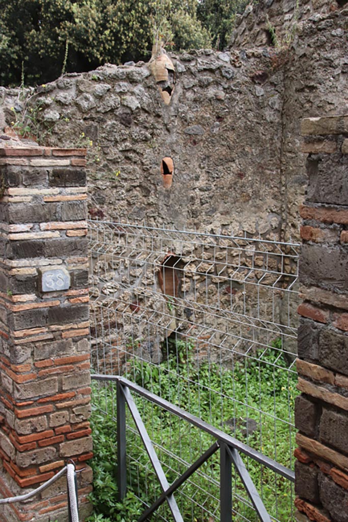VIII.2.38 Pompeii. May 2024.
Looking towards east wall from entrance doorway. Photo courtesy of Klaus Heese.