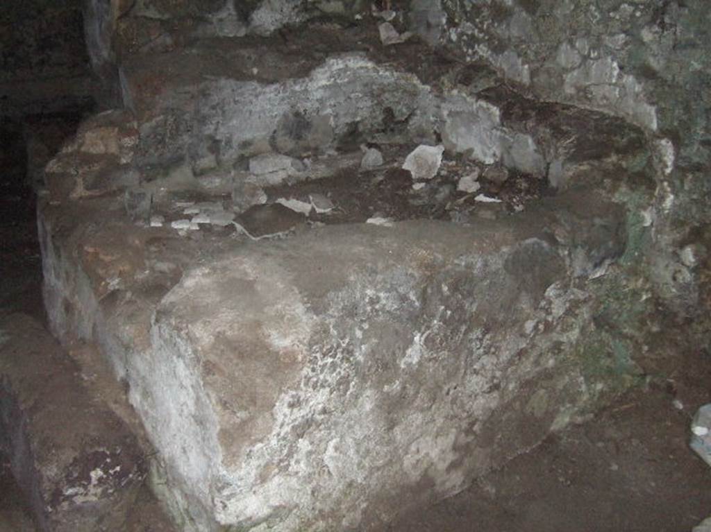 VIII.2.39 Pompeii. May 2006. Room 03. Masonry tub.
