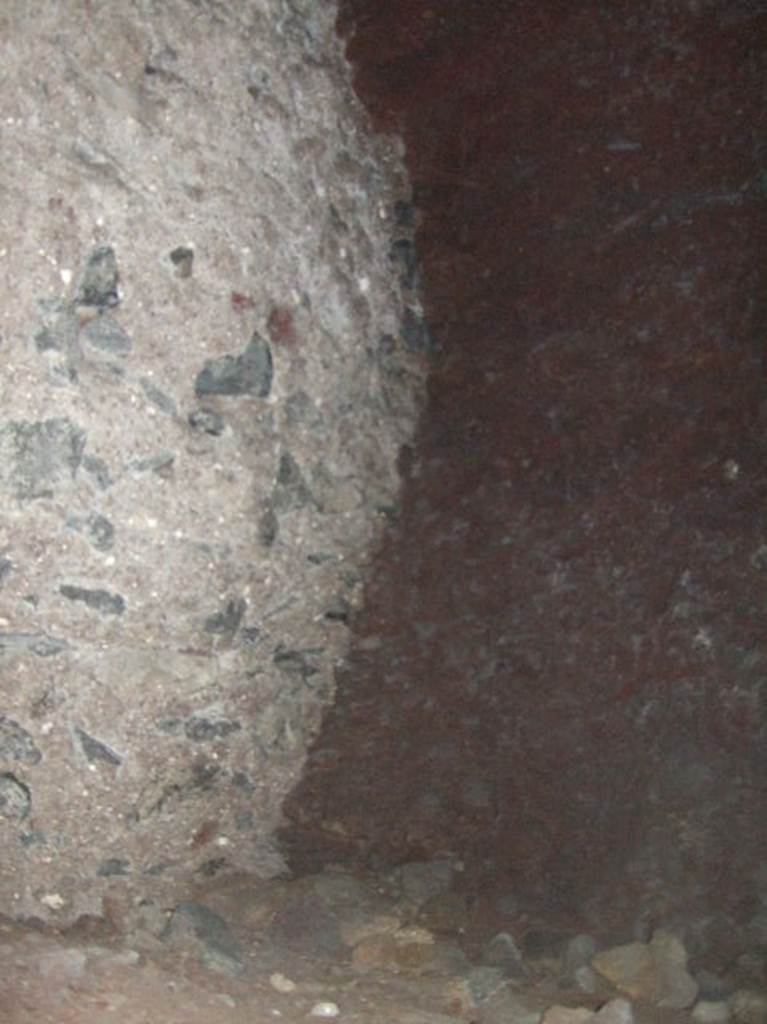 VIII.2.39 Pompeii. May 2006. Inside “hole in wall”, at end of corridor.