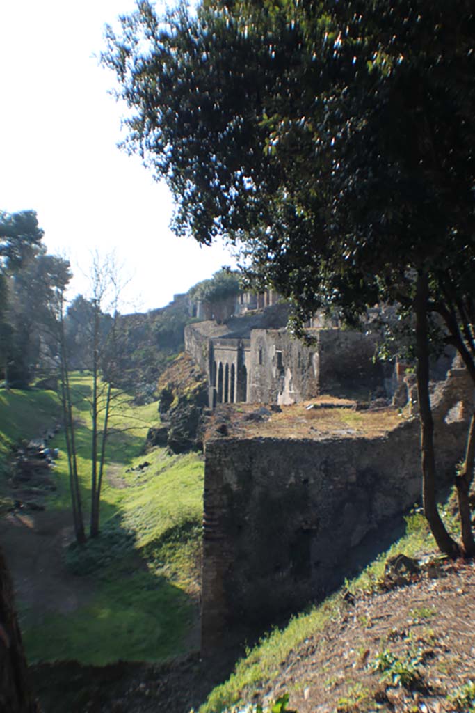 VIII.2.39 Pompeii. March 2014. Looking south-west from Triangular Forum
Foto Annette Haug, ERC Grant 681269 DÉCOR.