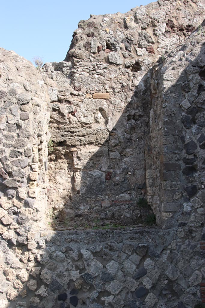 VIII.3.1 Pompeii. October 2023.
Detail of niche from east wall in south-east corner. Photo courtesy of Klaus Heese.