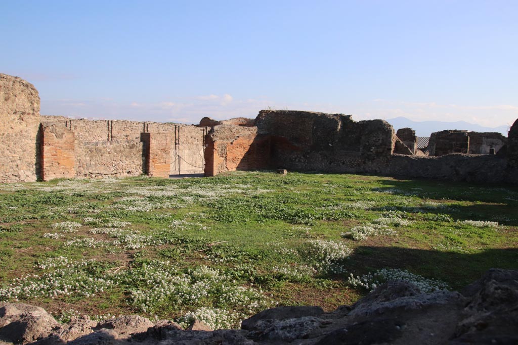 VIII.3.1 Pompeii. October 2022.
Looking north-east towards entrance at VIII.3.1 on Via dell’Abbondanza, from south-west corner at VIII.3.32. Photo courtesy of Klaus Heese.