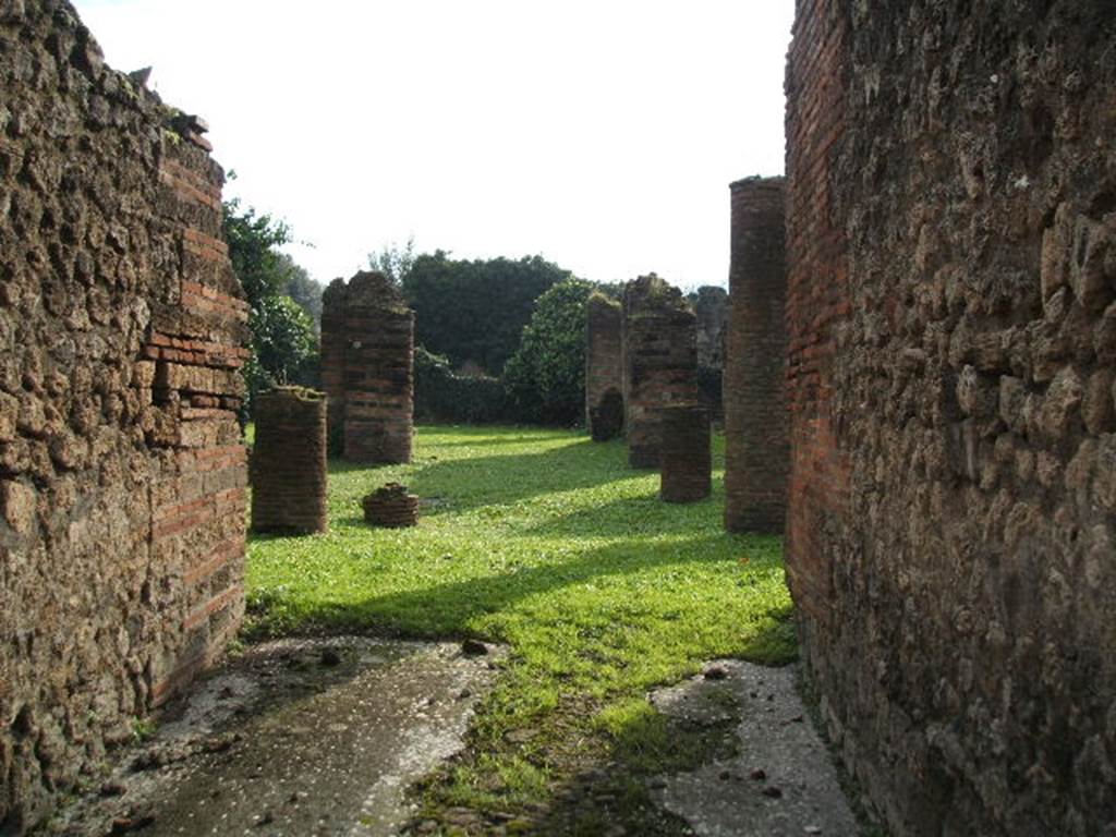VIII.3.4 Pompeii. December 2004. Looking south from fauces.