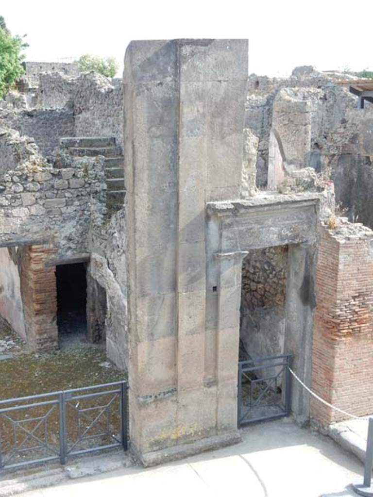 VIII.3.11 Pompeii, on left and VIII.3.10, on right. May 2015. Entrance doorway showing steps to upper floors at rear.
Photo courtesy of Buzz Ferebee.