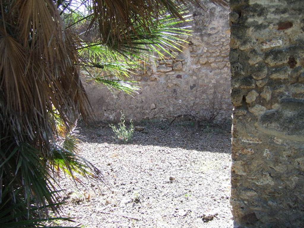 VIII.3.14 Pompeii. September 2005.
Looking south into oecus fenestratum on east side of atrium, from garden area.