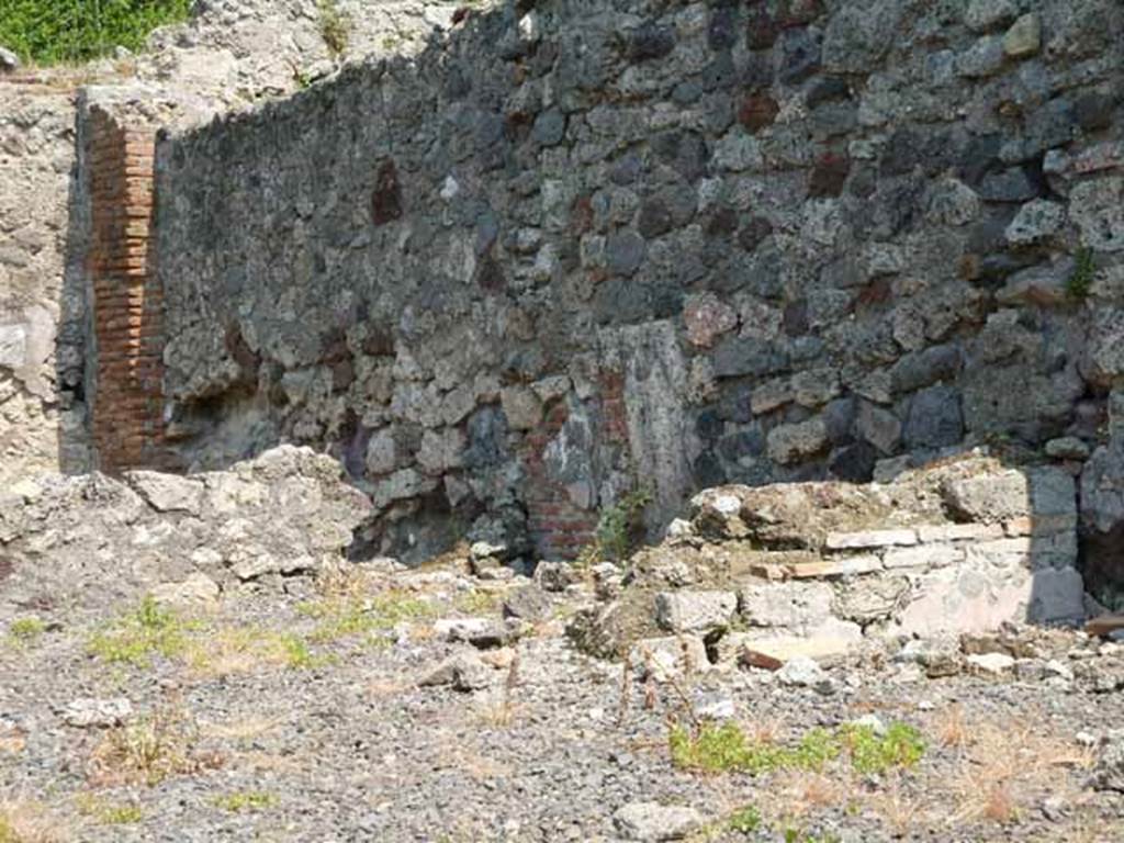 VIII.3.15 Pompeii. May 2010. East wall in garden area.
