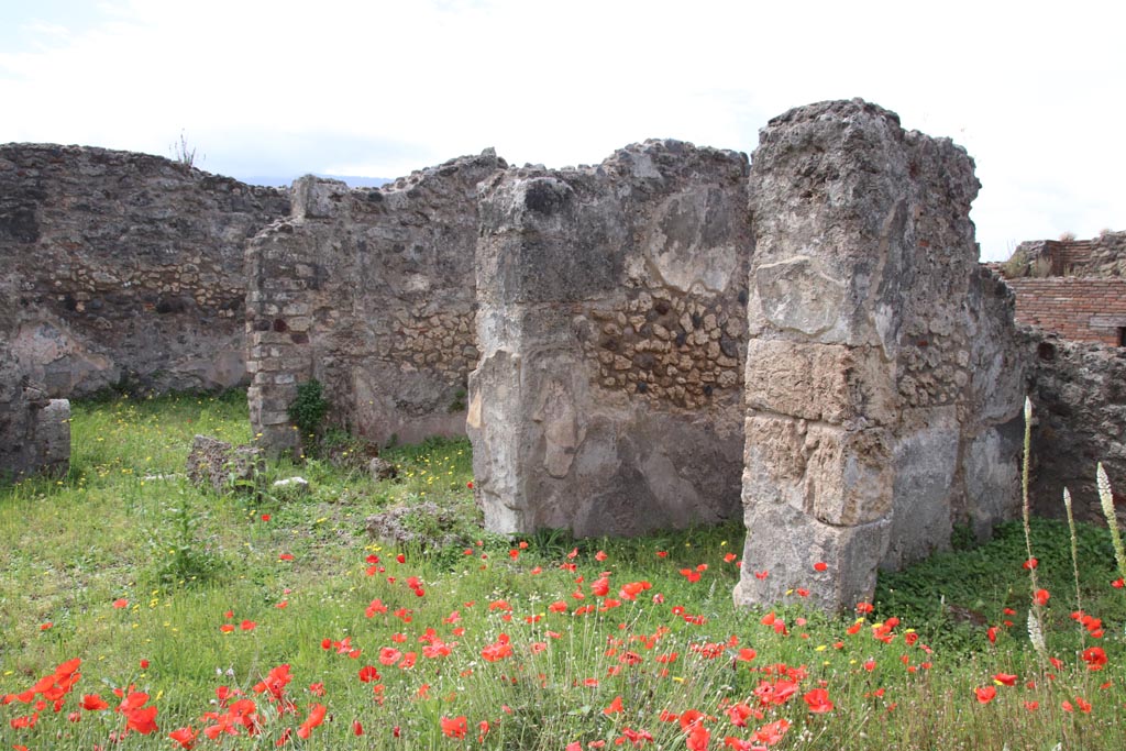VIII.3.18 Pompeii. May 2024.
West side of atrium in south-west corner, with triclinium, on left, with white marble threshold. Photo courtesy of Klaus Heese.