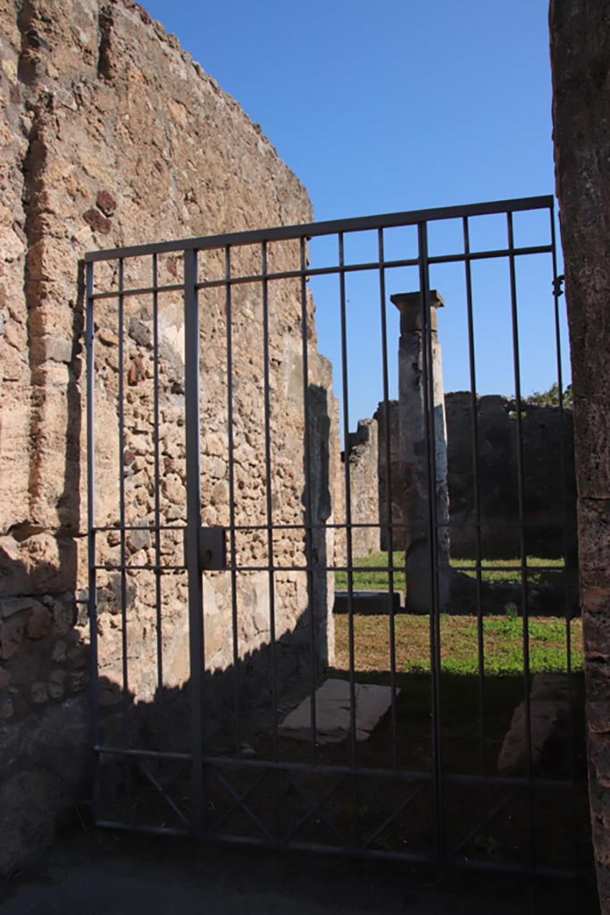 VIII.3.27 Pompeii. October 2022.
Looking east through entrance doorway. Photo courtesy of Klaus Heese.