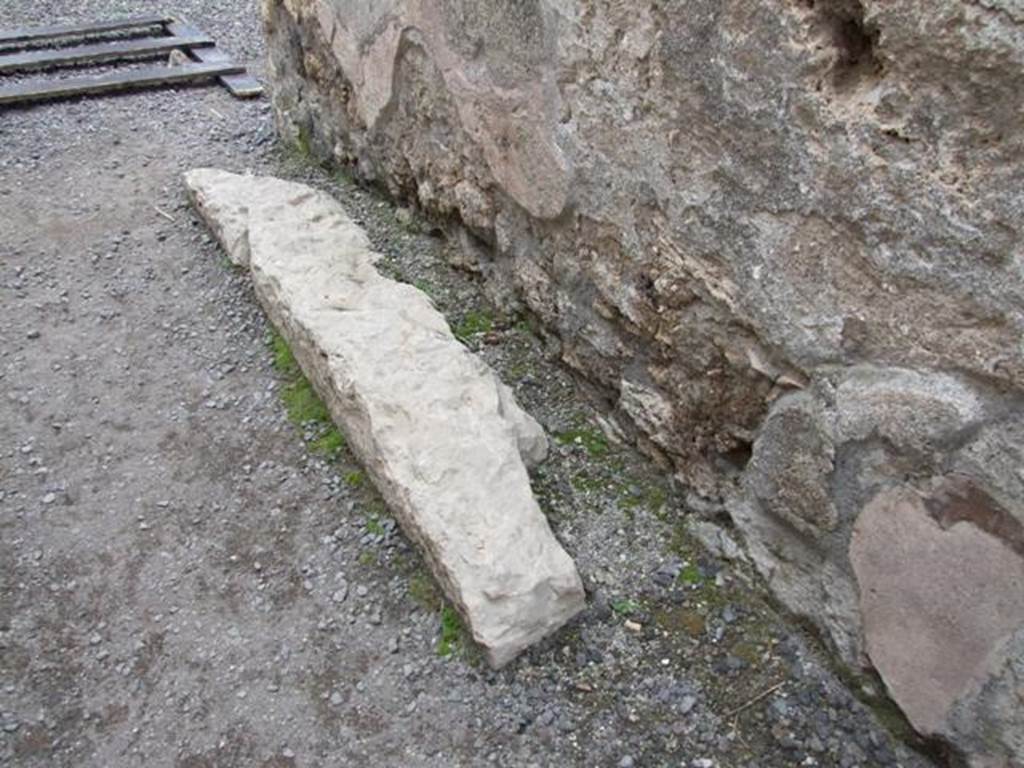 VIII.3.27 Pompeii. December 2007. Floor of fauces with marble door base.