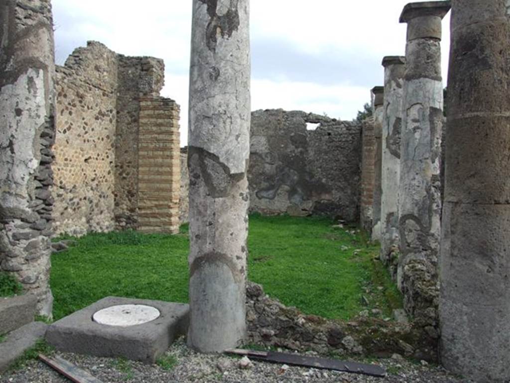 VIII.3.27 Pompeii. December 2007. Looking east across garden area with two sided pseudoperistyle with columns and pluteus.