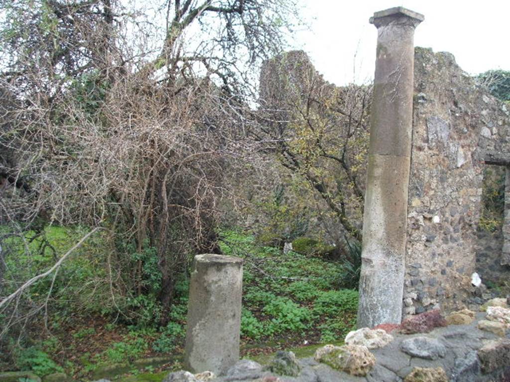 VIII.3.31 Pompeii. December 2005. Looking south east across peristyle area from VIII.3.28.