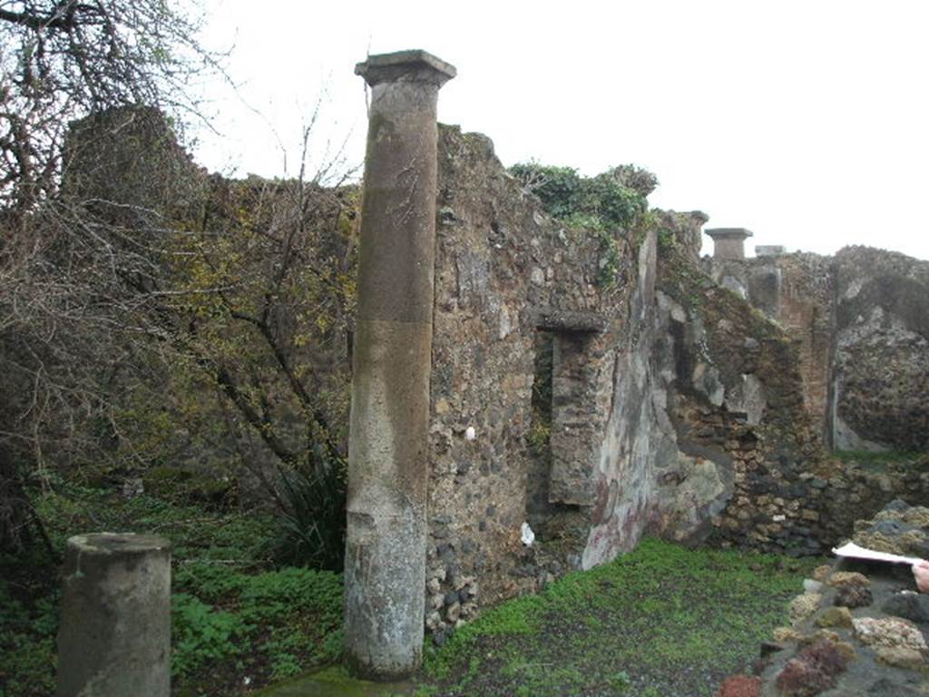 VIII.3.31 Pompeii. December 2004. Looking south east across peristyle area from VIII.3.28.