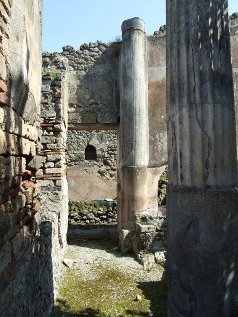 VIII.4.4 Pompeii. March 2009. Looking east along corridor in north portico, to room 7.