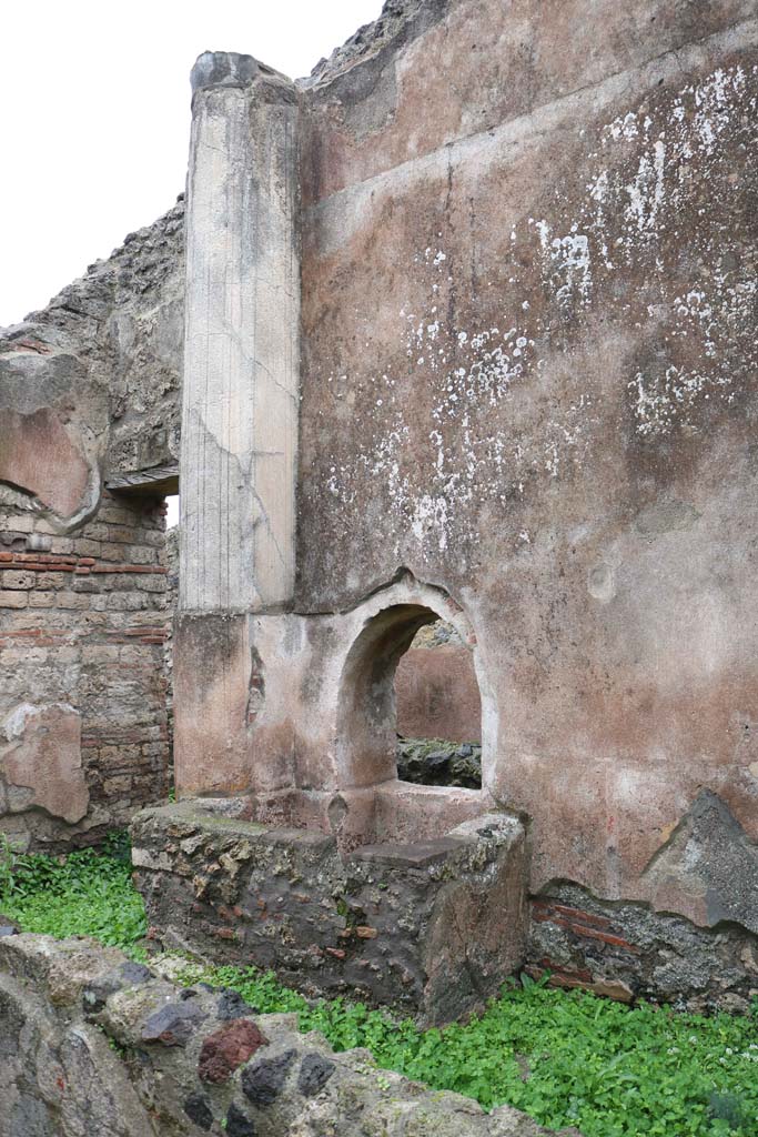VIII.4.4, Pompeii. December 2018.
Room 8, corridor, looking towards east side with doorway to kitchen, and basin with arched opening above.
Photo courtesy of Aude Durand.