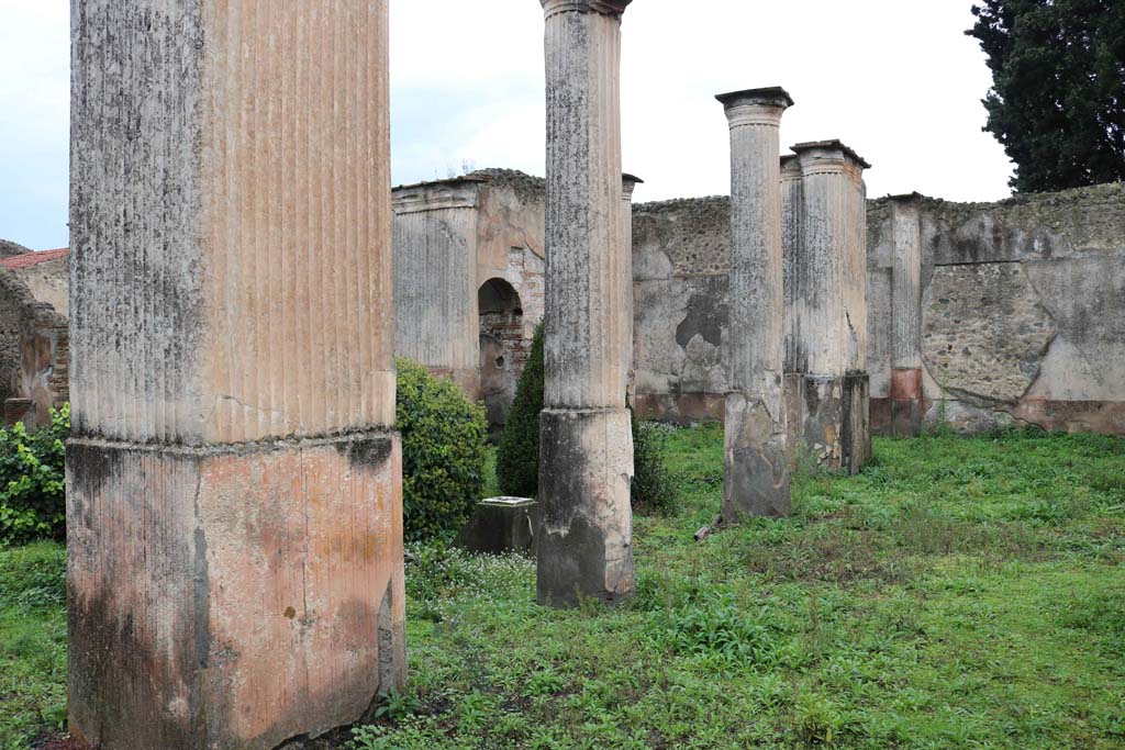 VIII.4.4 Pompeii. December 2018.
Area 13, looking east from south-west corner along south portico. Photo courtesy of Aude Durand.
