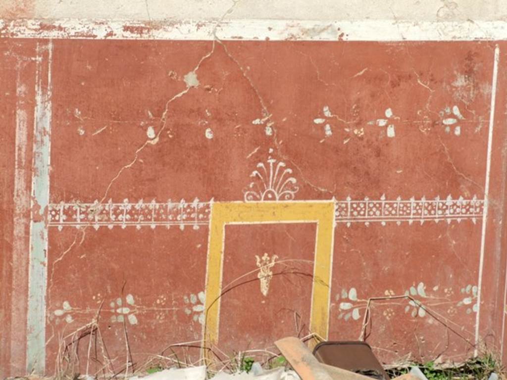 VIII.4.4 Pompeii. March 2009. Room 18, detail of lower section of east side of north wall of oecus.