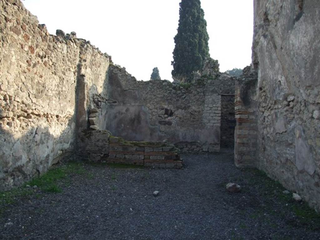 VIII.4.8 Pompeii.  Shop.  December 2007.  Looking south.