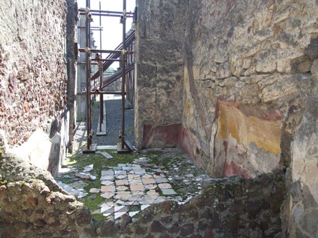 VIII.4.15 Pompeii. March 2009. Room 18, looking south from room 7.
