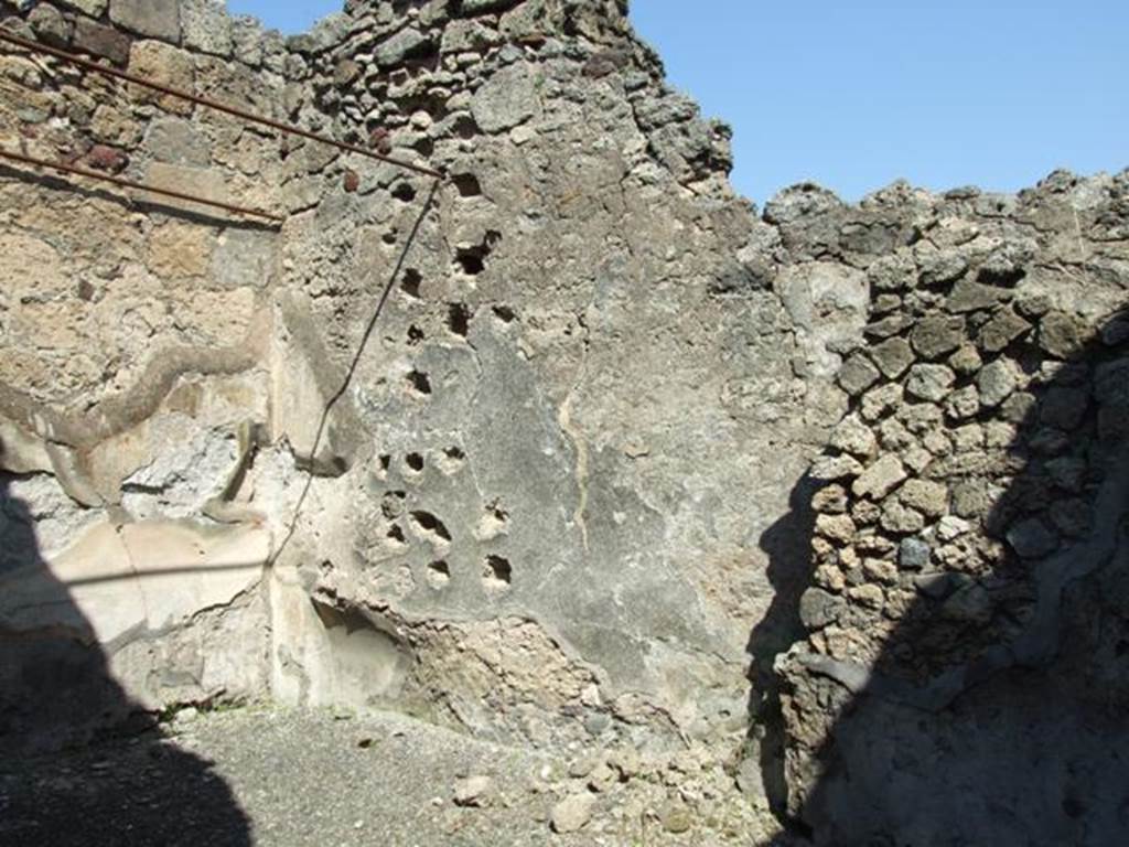 VIII.4.15 Pompeii. March 2009. Room 12. Triclinium. East wall, with recess in the north east corner.