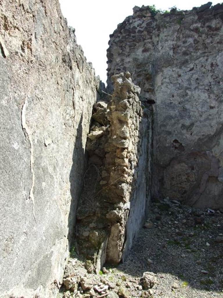 VIII.4.15 Pompeii. March 2009. Room 12. Triclinium. East wall. Thick double wall, also at the rear of VIII.4.21
