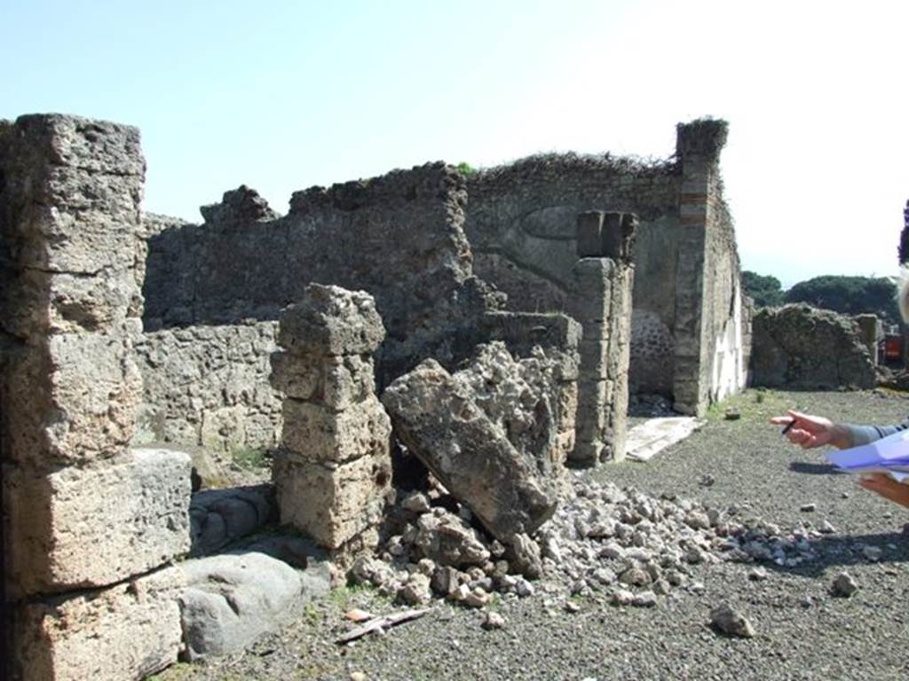 VIII.4.15 Pompeii. March 2009. Looking south along east portico.