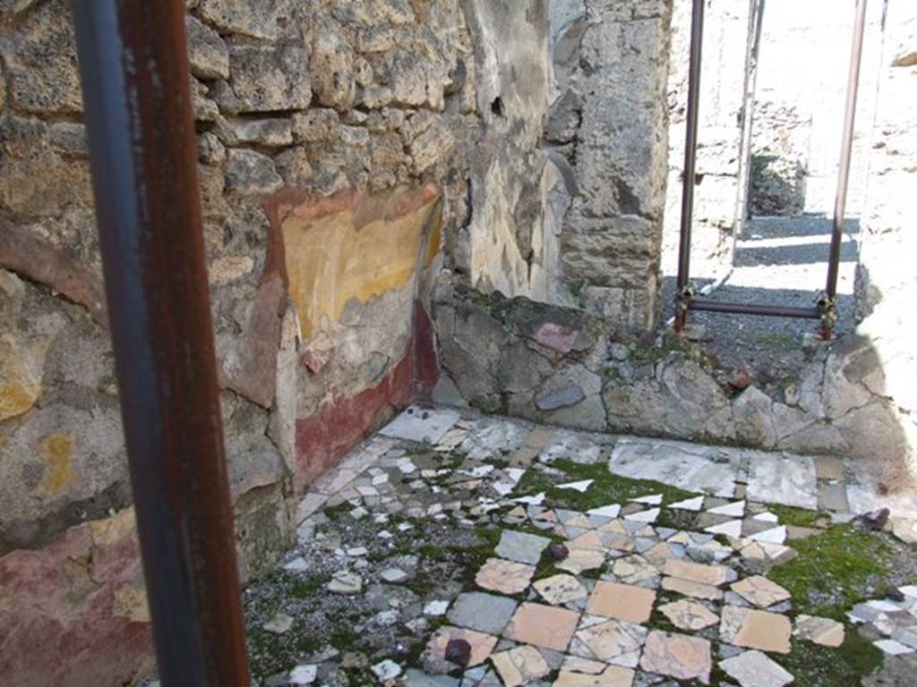 VIII.4.15 Pompeii. March 2009. Room 18, cubiculum in foreground. Looking north towards room 7 (background).