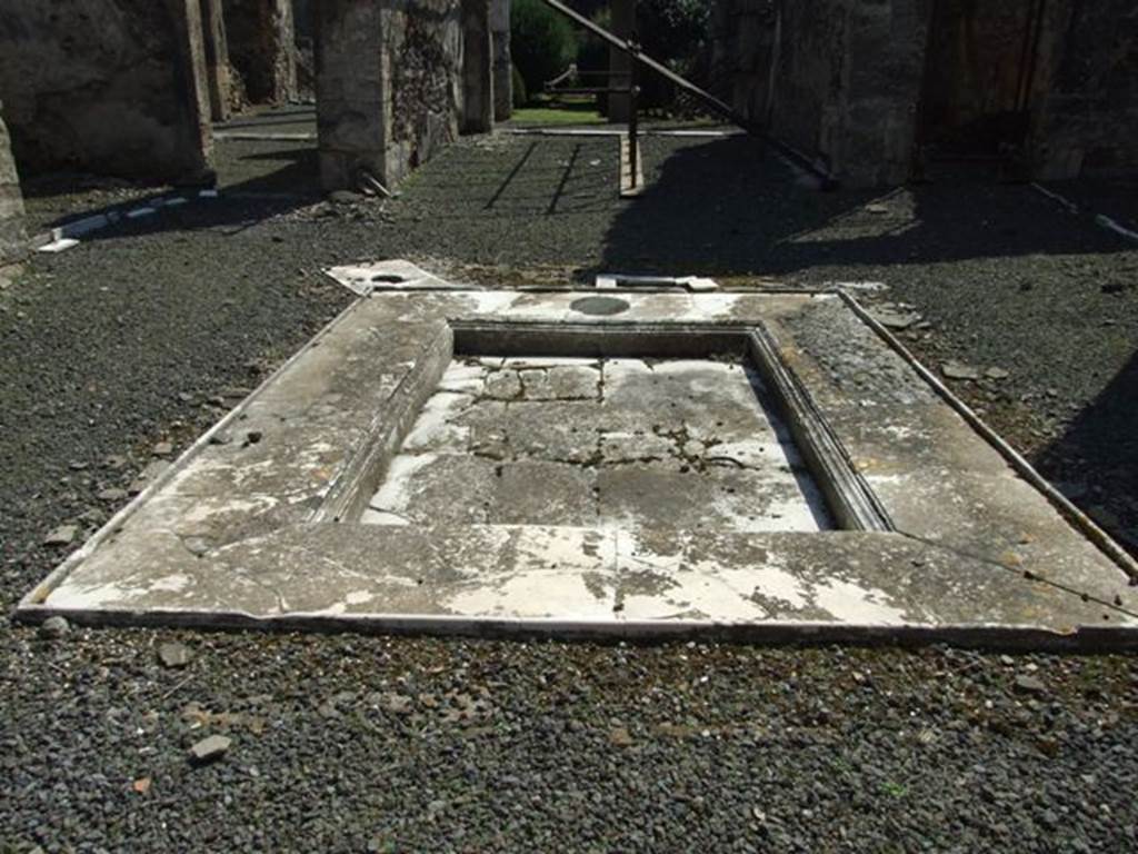 VIII.4.15 Pompeii. March 2009. Room 1. Atrium. Impluvium. Looking south.
