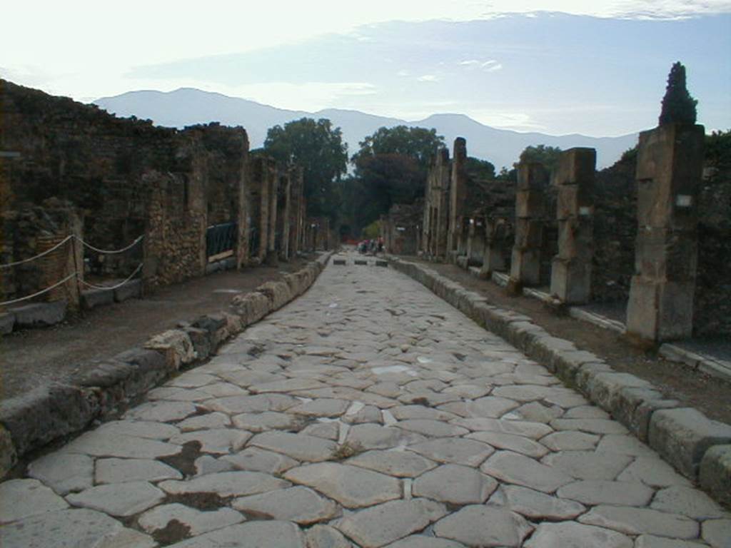 I.4. Via Stabia looking south from Holconius crossroads. September 2004. VIII.4.18.