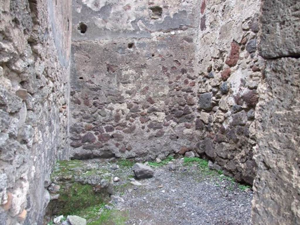 VIII.4.20 Pompeii. Shop and rooms. December 2007. Small room at rear.