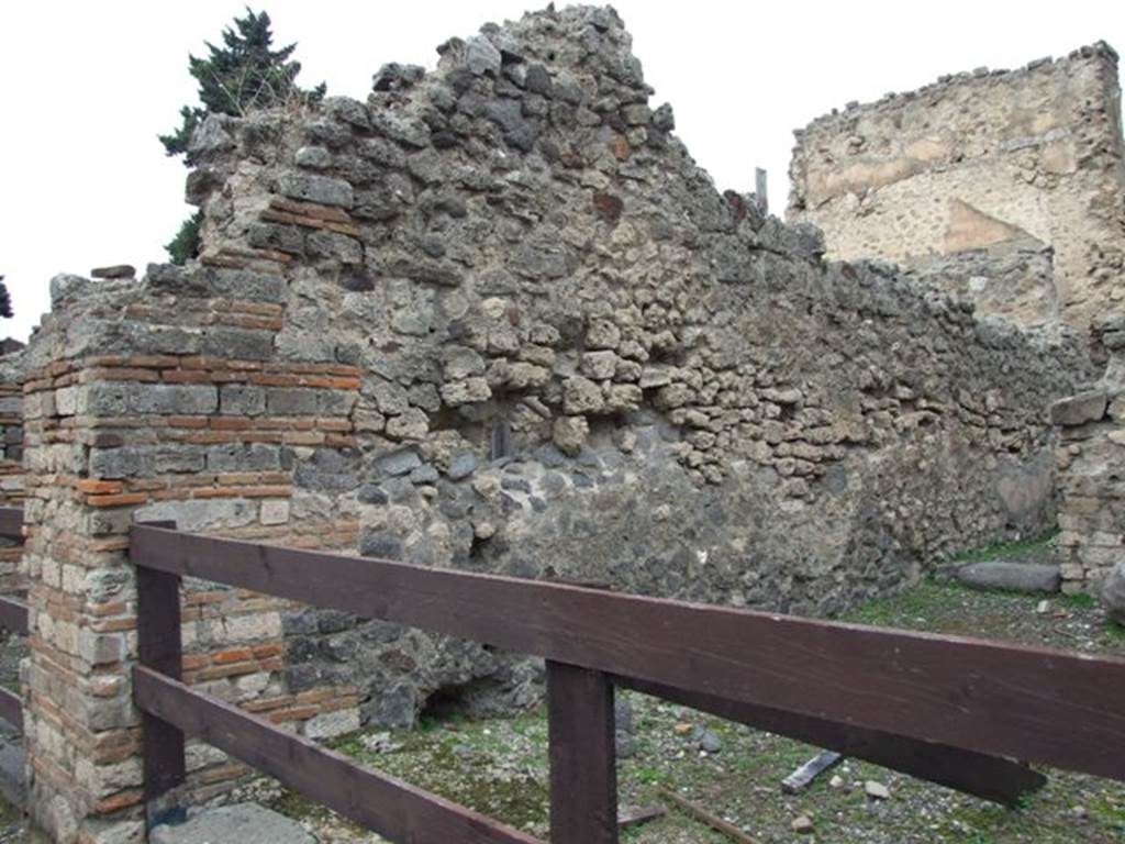 VIII.4.35 Pompeii. Shop and room. December 2007. Entrance and west wall.