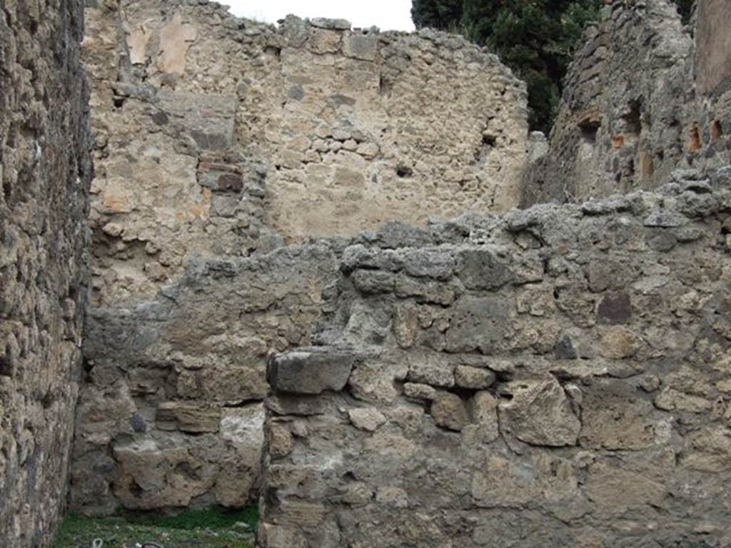 VIII.4.35 Pompeii. Shop and room. December 2007. Room at rear.