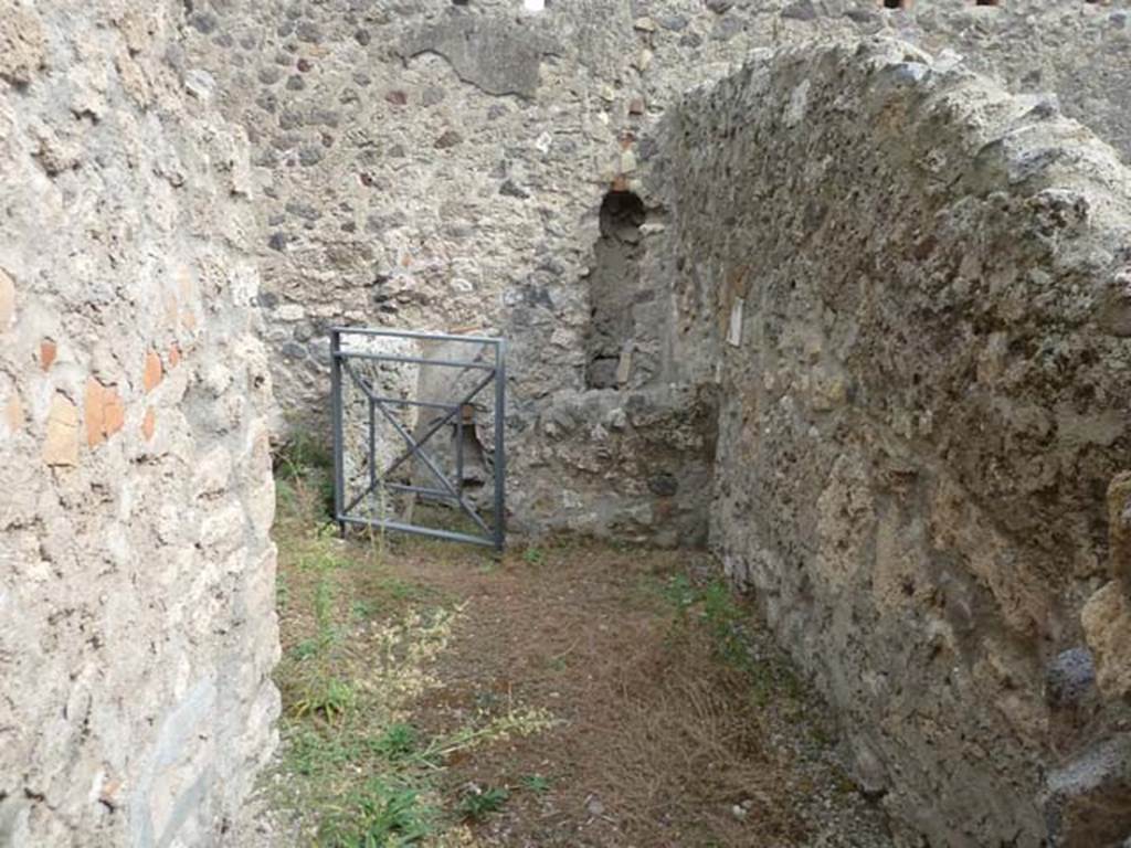 VIII.4.37 Pompeii. September 2015. East end of corridor, looking into a room, perhaps a workshop?, or kitchen with latrine ?