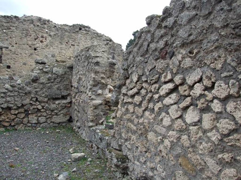 VIII.4.43 Pompeii. Shop. December 2007. South wall of shop.