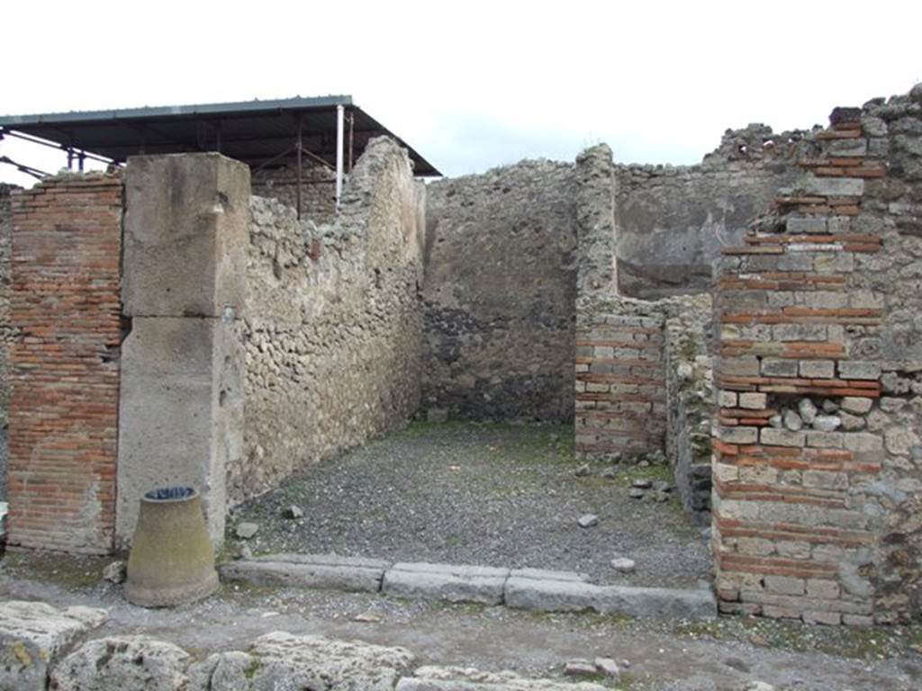 VIII.4.50 Pompeii. December 2007. Entrance, looking east to rear room.