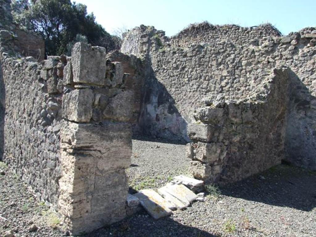 VIII.5.2 Pompeii. March 2009. Room 5. South wall of Ala, with doorway to rear of Room 6.