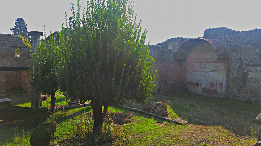VIII.5.20 Pompeii. 2017/2018/2019.
Room 8, looking south-east across peristyle, when excavated there were no columns on the west portico side.
Photo courtesy of Giuseppe Ciaramella.