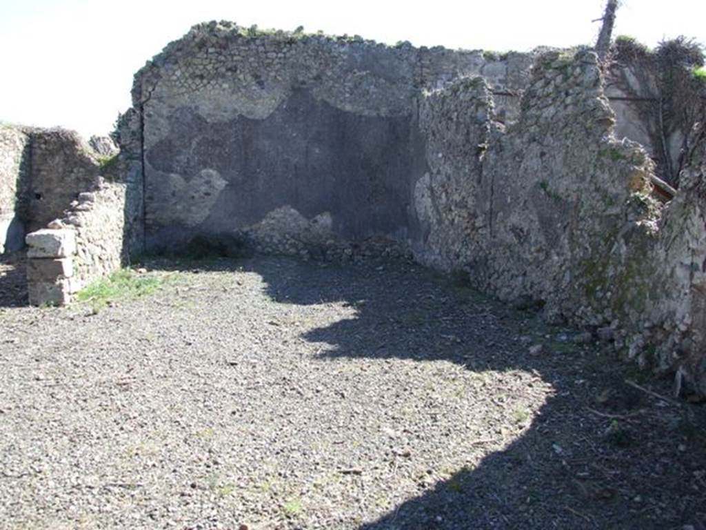 VIII.5.2 Pompeii. March 2009. Room 13, Large Triclinium. Looking east.