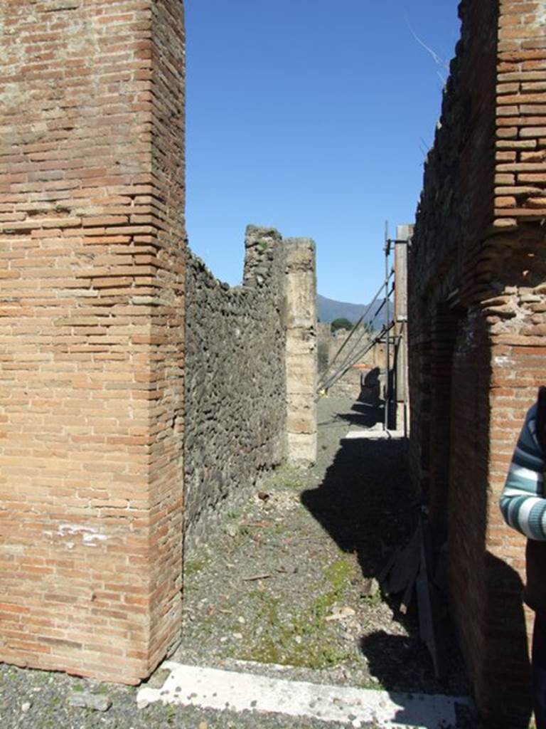 VIII.5.2 Pompeii. March 2009. Room 20. Corridor, looking north to Atrium.