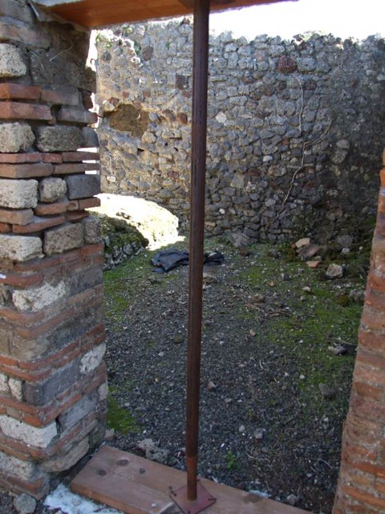 VIII.5.2 Pompeii. March 2009. Room 21. Kitchen.