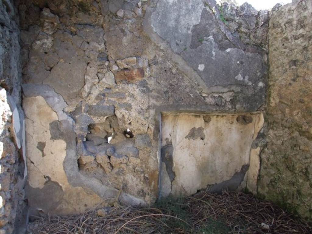 VIII.5.5 Pompeii. March 2009. Room 28. South east corner, with recess.