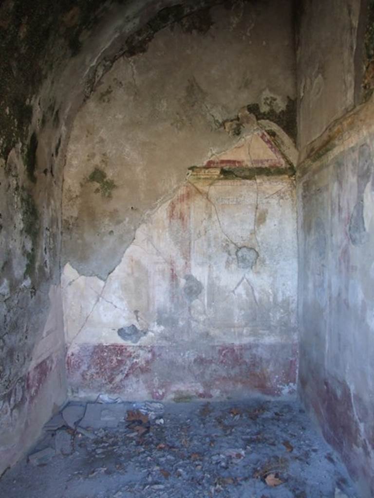 VIII.5.5 Pompeii. March 2009 Room 31, cubiculum. This room contained the remains of two small paintings when excavated. They were Hero and Leander, and Ariadne watching the ship of Theseus sailing away.
See Pappalardo, U., 2001. La Descrizione di Pompei per Giuseppe Fiorelli (1875). Napoli: Massa Editore, (p.163).
See Helbig, W., 1868. Wandgemälde der vom Vesuv verschütteten Städte Campaniens. Leipzig: Breitkopf und Härtel, Hero and Leander,
1374; Ariadne 1226.
See Schefold, K., 1962. Vergessenes Pompeji. Bern: Francke, (p.175 and Taf. 175,1)
See Bragantini, de Vos, Badoni, 1986. Pitture e Pavimenti di Pompei, Parte 3. Rome: ICCD. (p.348)