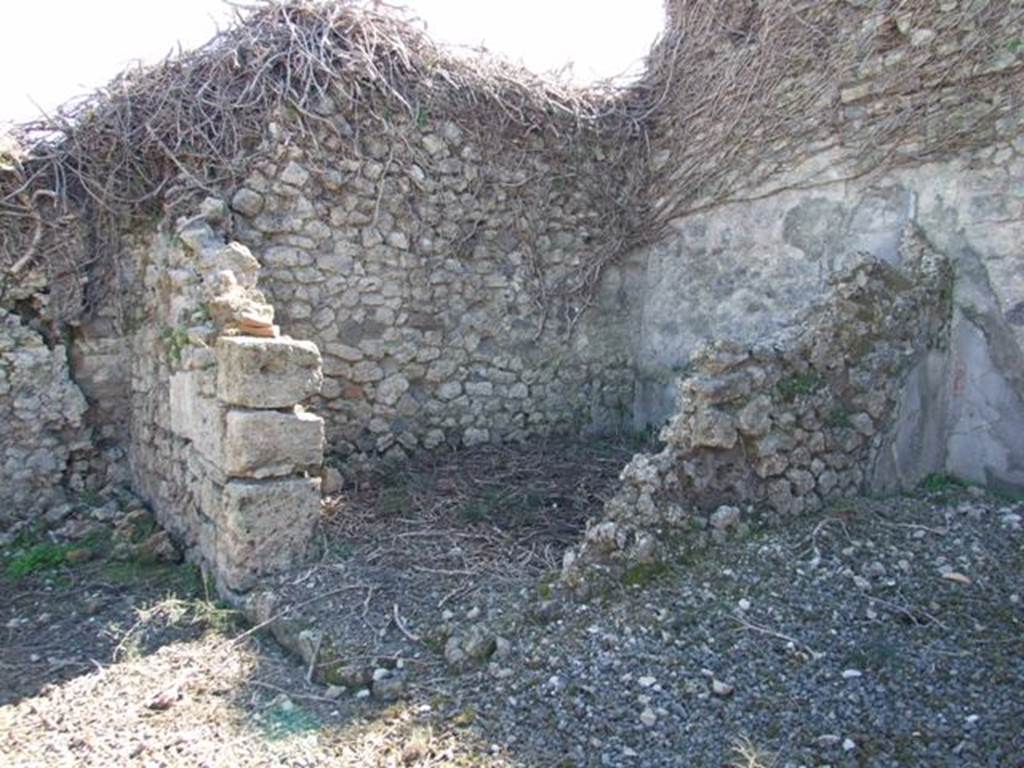 VIII.5.5 Pompeii. March 2009. Room 33. Biclinium, on south side of Ala.