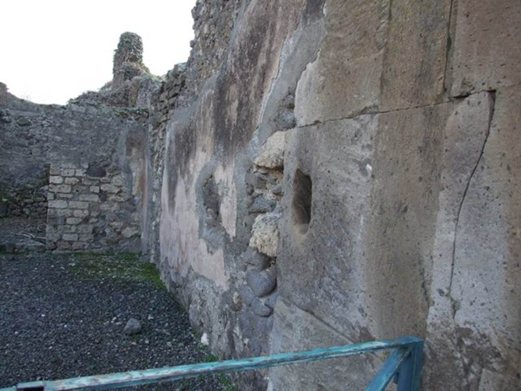 VIII.5.8 Pompeii. Shop. December 2007. West wall.