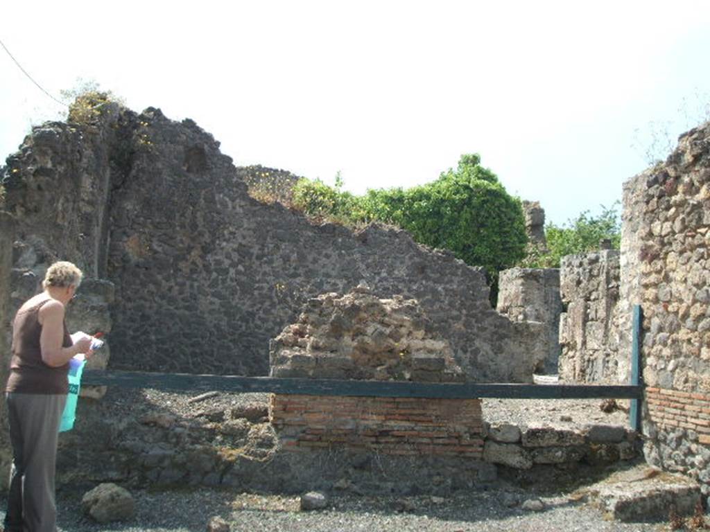 VIII.5.11. Looking into room in north east corner of atrium of VIII.5.9. May 2005.
