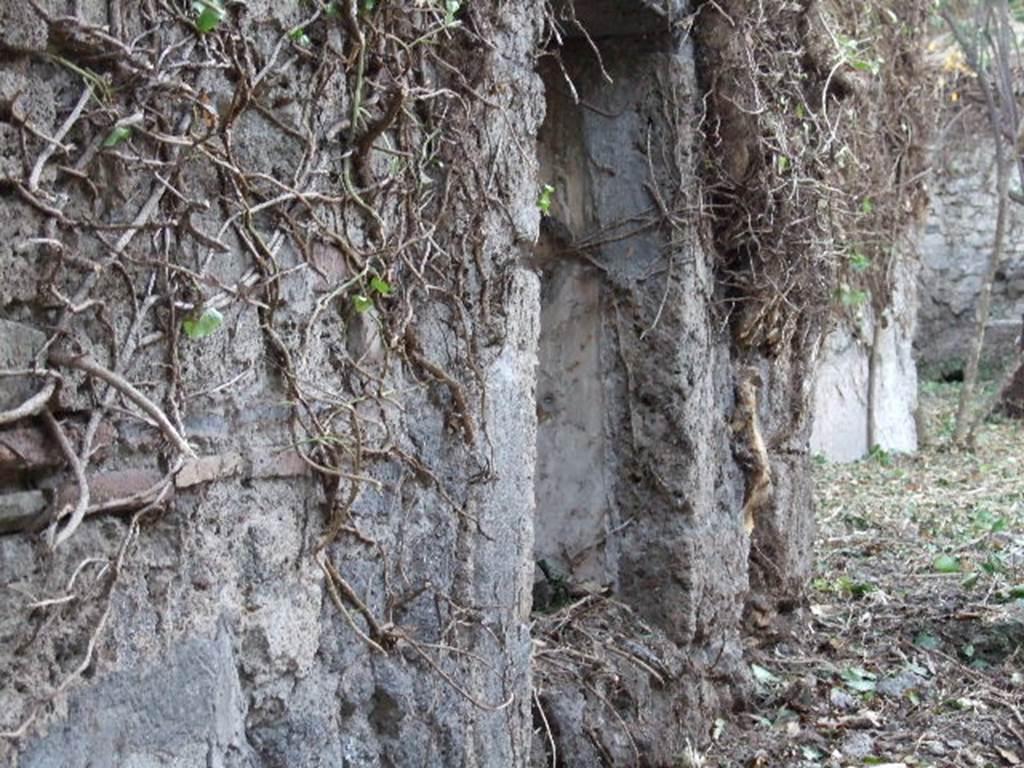 VIII.5.14 Pompeii. December 2006. Doorway to small room on south side of fauces.