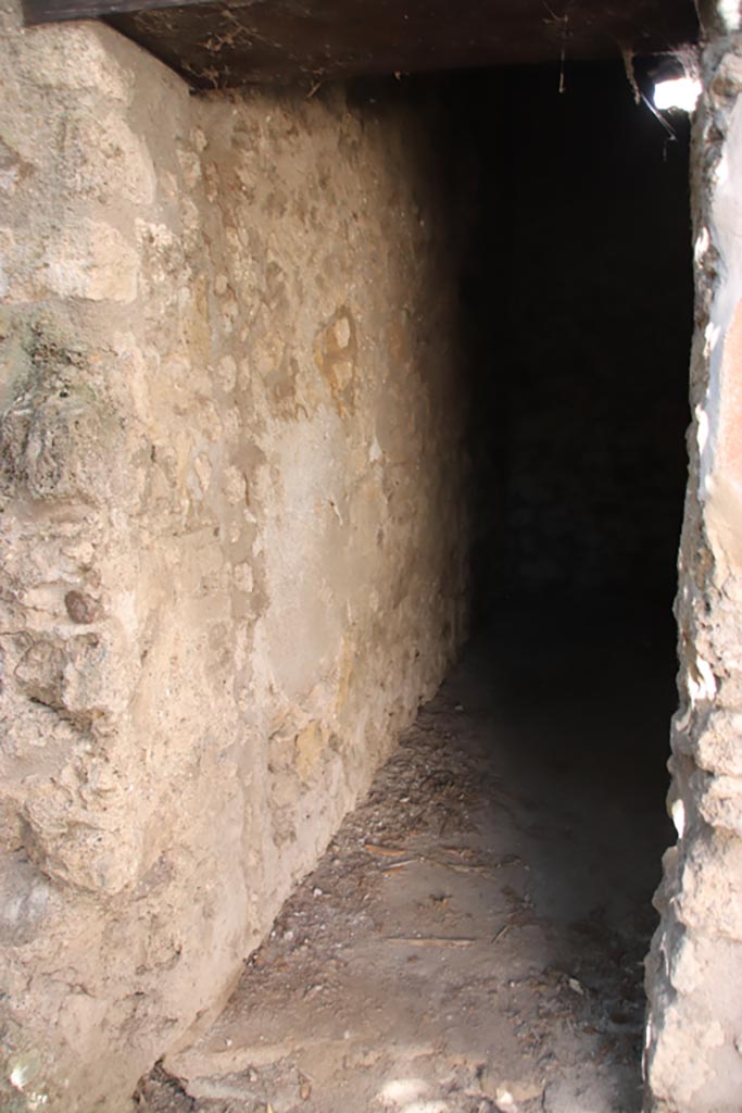 VIII.5.15 Pompeii. October 2022. Room 7, corridor. Photo courtesy of Klaus Heese.