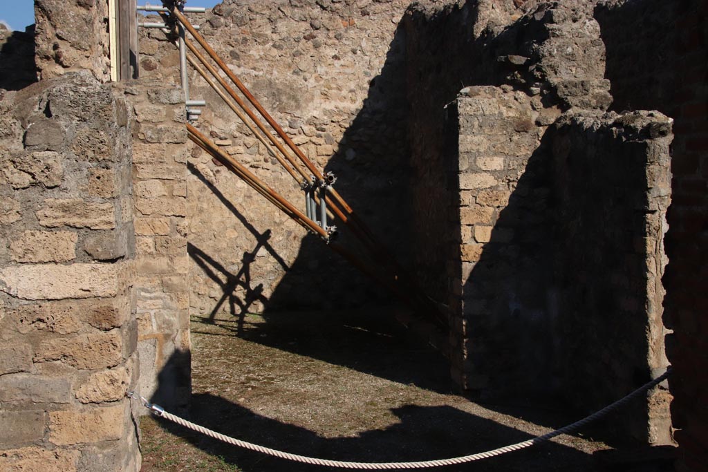 VIII.5.16 Pompeii. October 2022. Doorway to room 3. Photo courtesy of Klaus Heese.