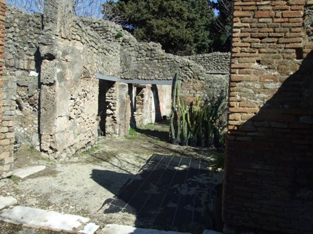VIII.5.16 Pompeii. March 2009. Looking east into Room 5, Vestibule, with Doorways to Rooms 4, 9 and 6.