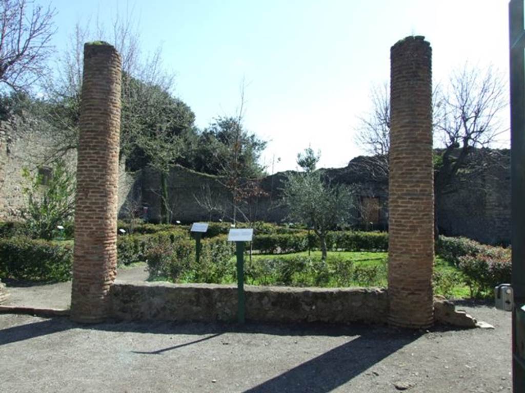 VIII.5.16 Pompeii. March 2009. North Portico, looking south across garden area.